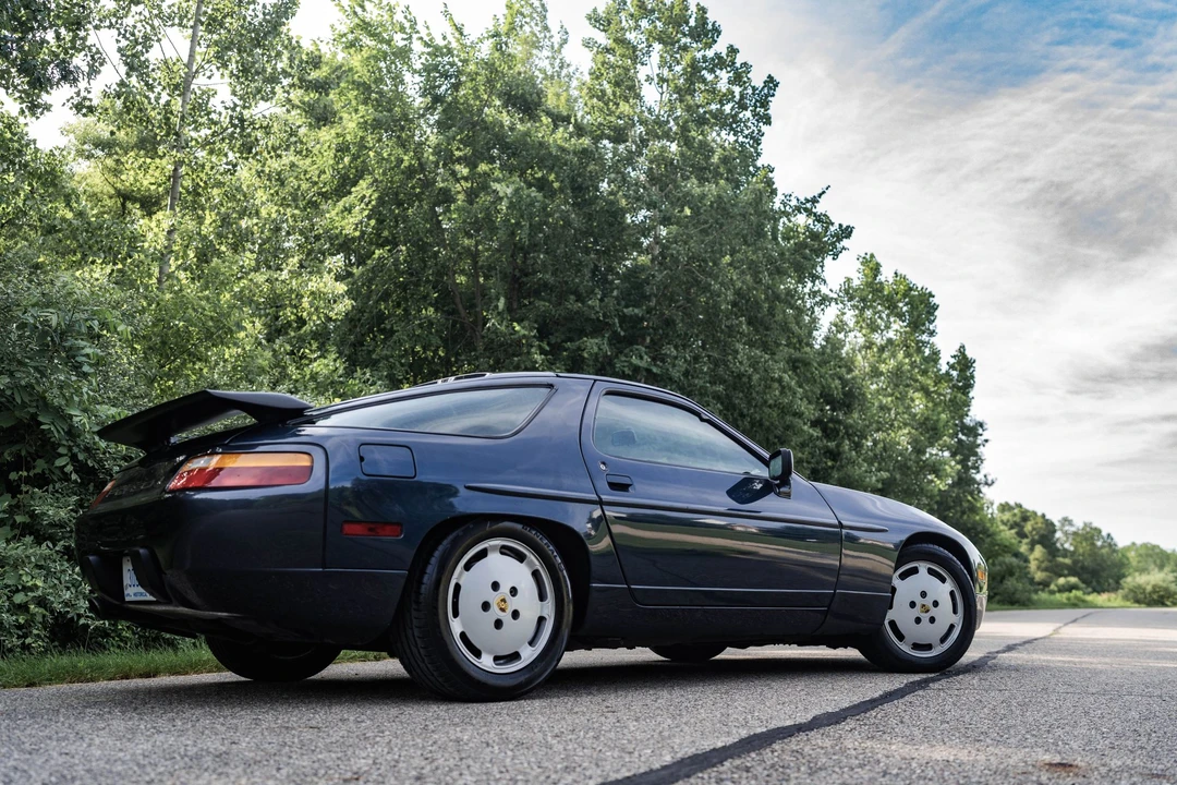 1988 Porsche 928 S4 - Image 11 of 31