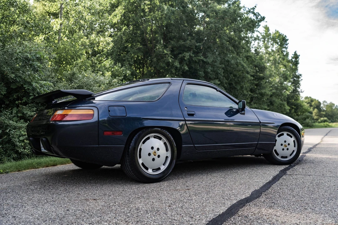 1988 Porsche 928 S4 - Image 10 of 31