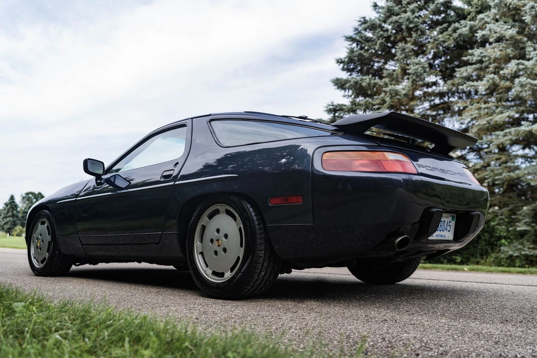 1988 Porsche 928 S4 - Image 6 of 31