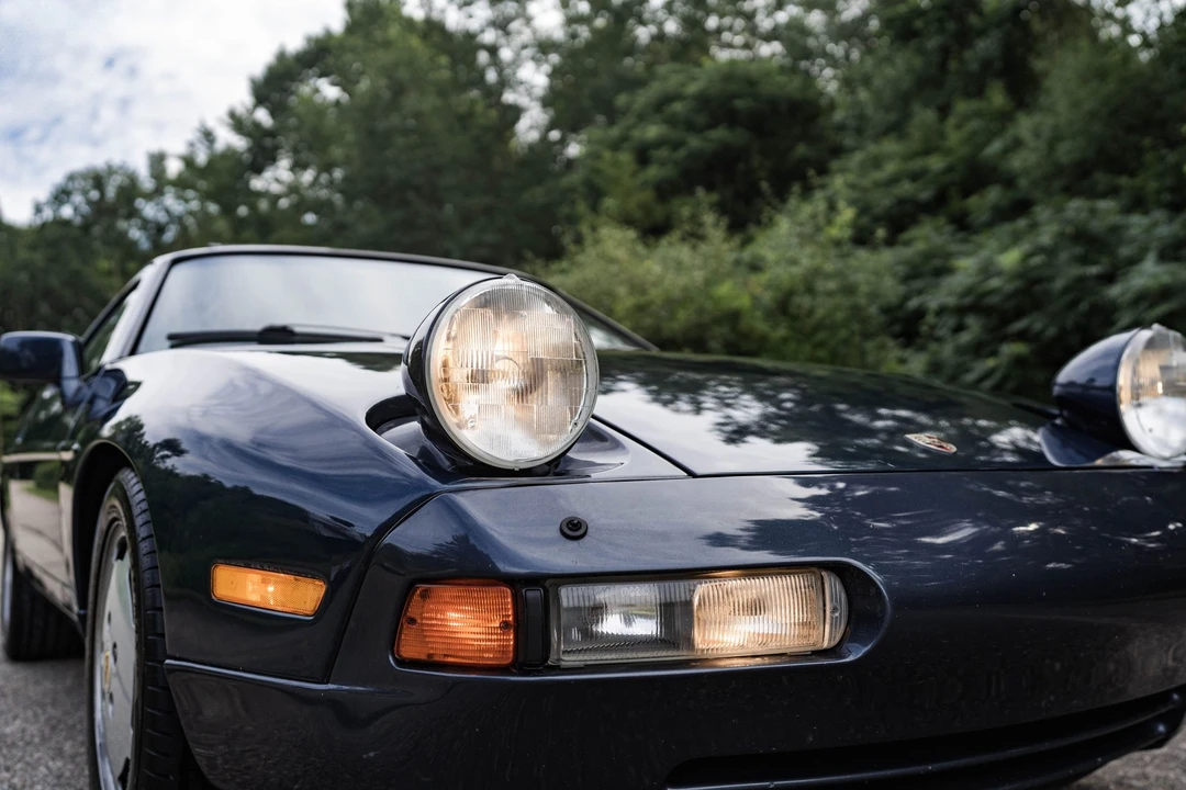 1988 Porsche 928 S4 - Image 16 of 31