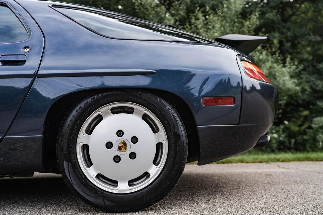 1988 Porsche 928 S4 - Image 24 of 31