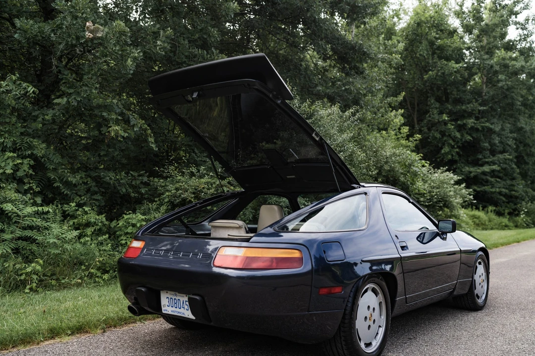1988 Porsche 928 S4 - Image 9 of 31