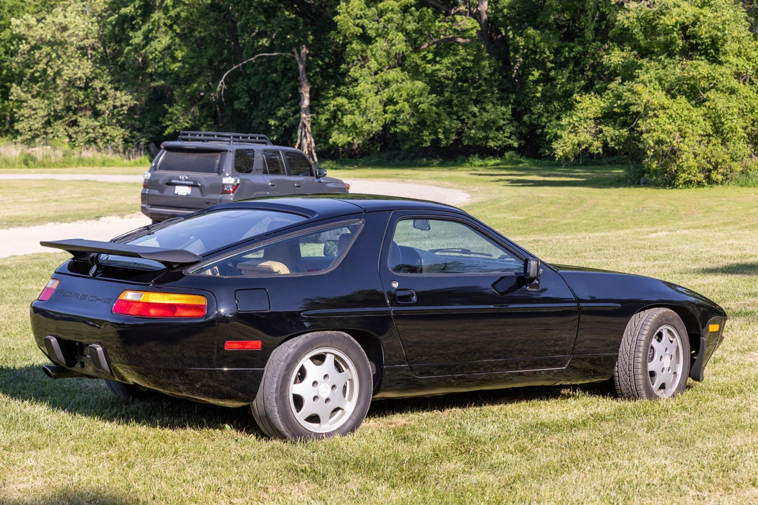1988 Porsche 928 S4 - Image 10 of 31
