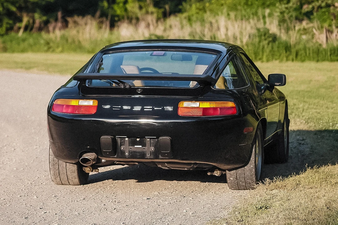 1988 Porsche 928 S4 - Image 9 of 31
