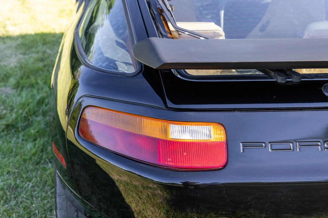 1988 Porsche 928 S4 - Image 23 of 31