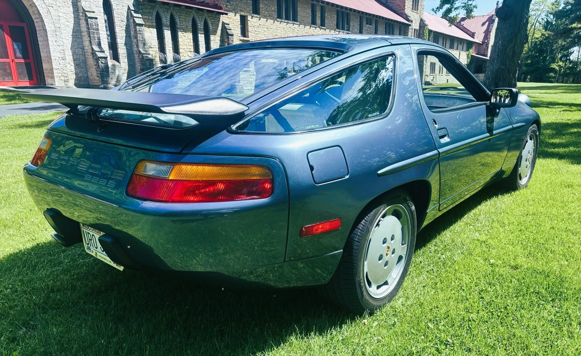 1988 Porsche 928 S4 - Image 8 of 31
