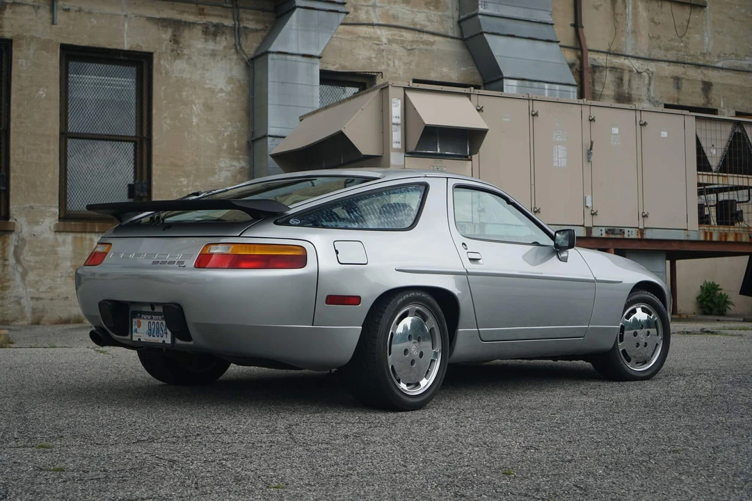 1988 Porsche 928 S4 - Image 10 of 31