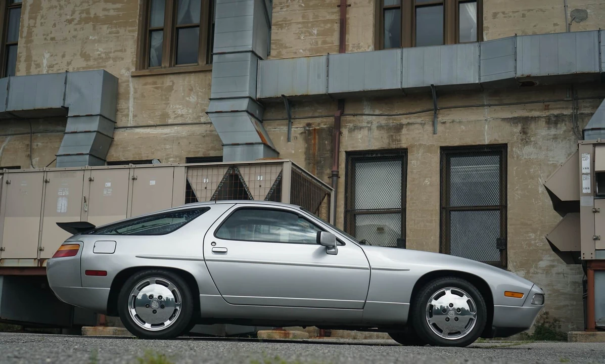 1988 Porsche 928 S4 - Image 13 of 31