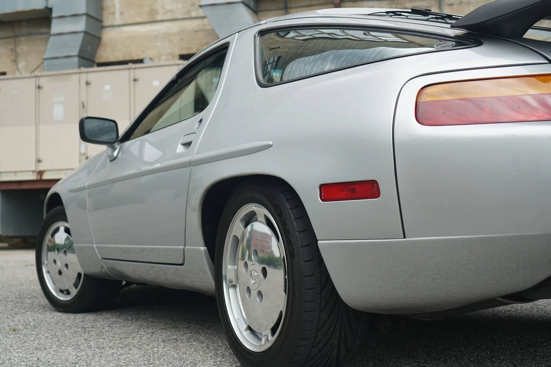 1988 Porsche 928 S4 - Image 19 of 31