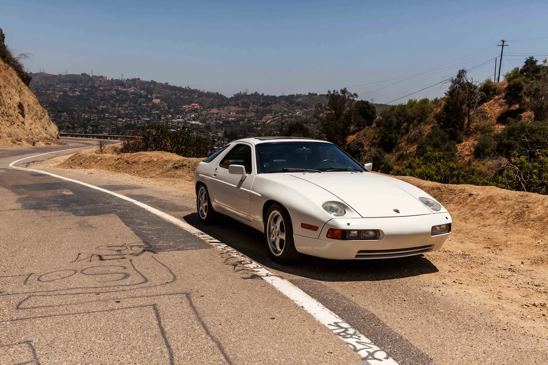 1988 Porsche 928 S4 - Image 12 of 31
