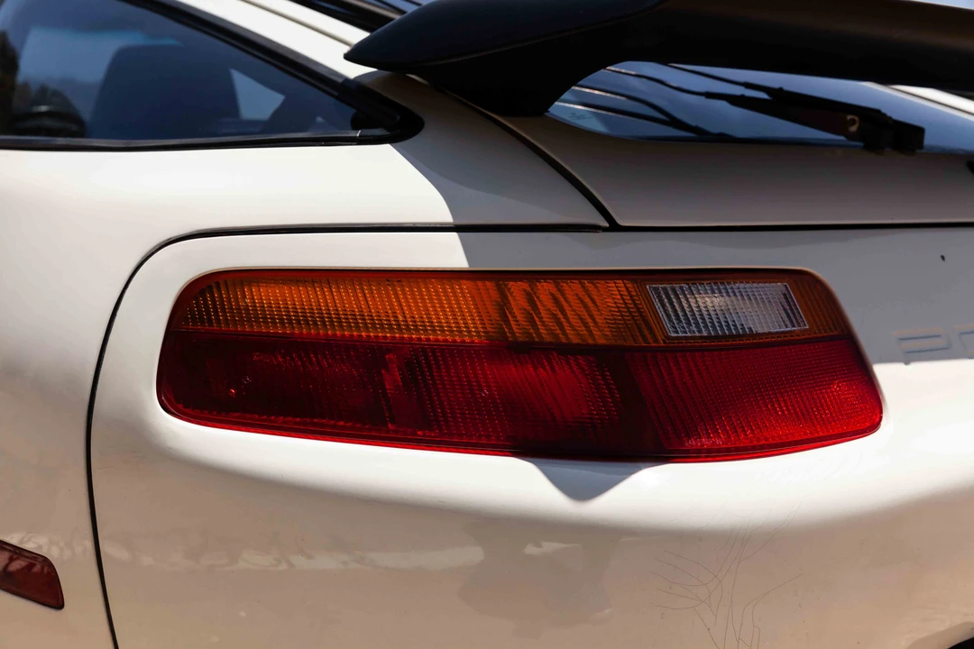 1988 Porsche 928 S4 - Image 28 of 31