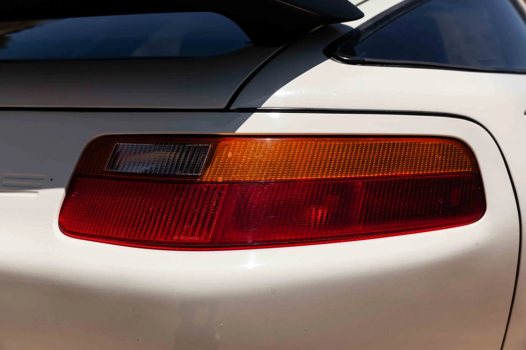 1988 Porsche 928 S4 - Image 29 of 31