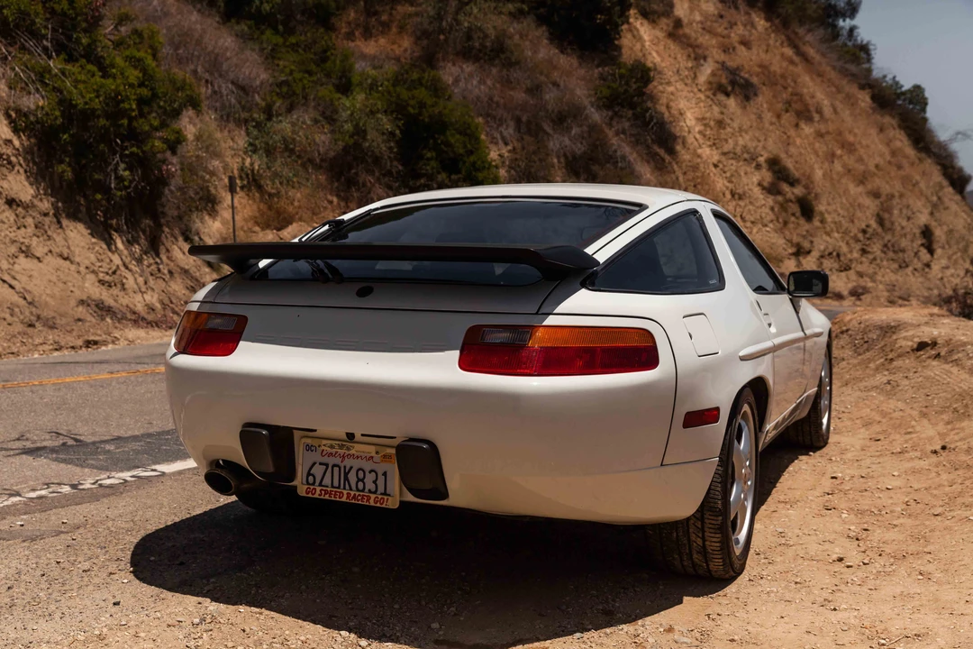 1988 Porsche 928 S4 - Image 16 of 31
