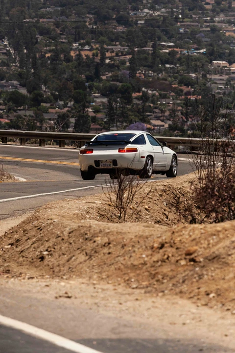1988 Porsche 928 S4 - Image 24 of 31