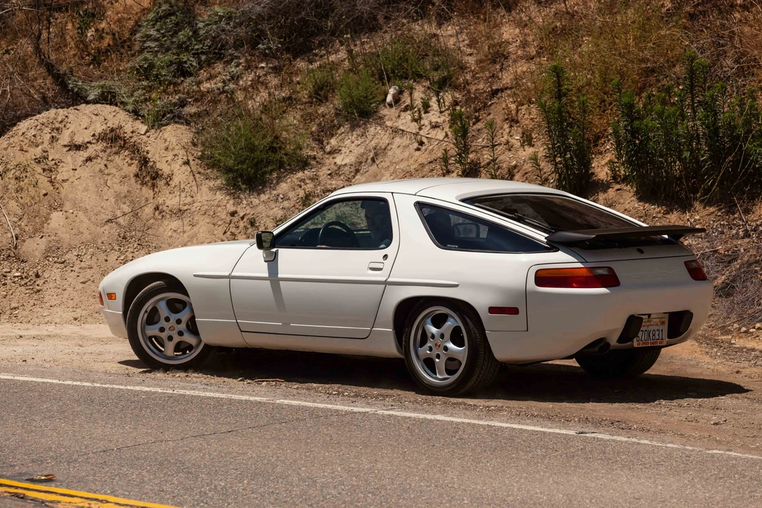 1988 Porsche 928 S4 - Image 14 of 31