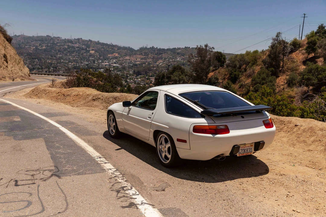 1988 Porsche 928 S4 - Image 5 of 31