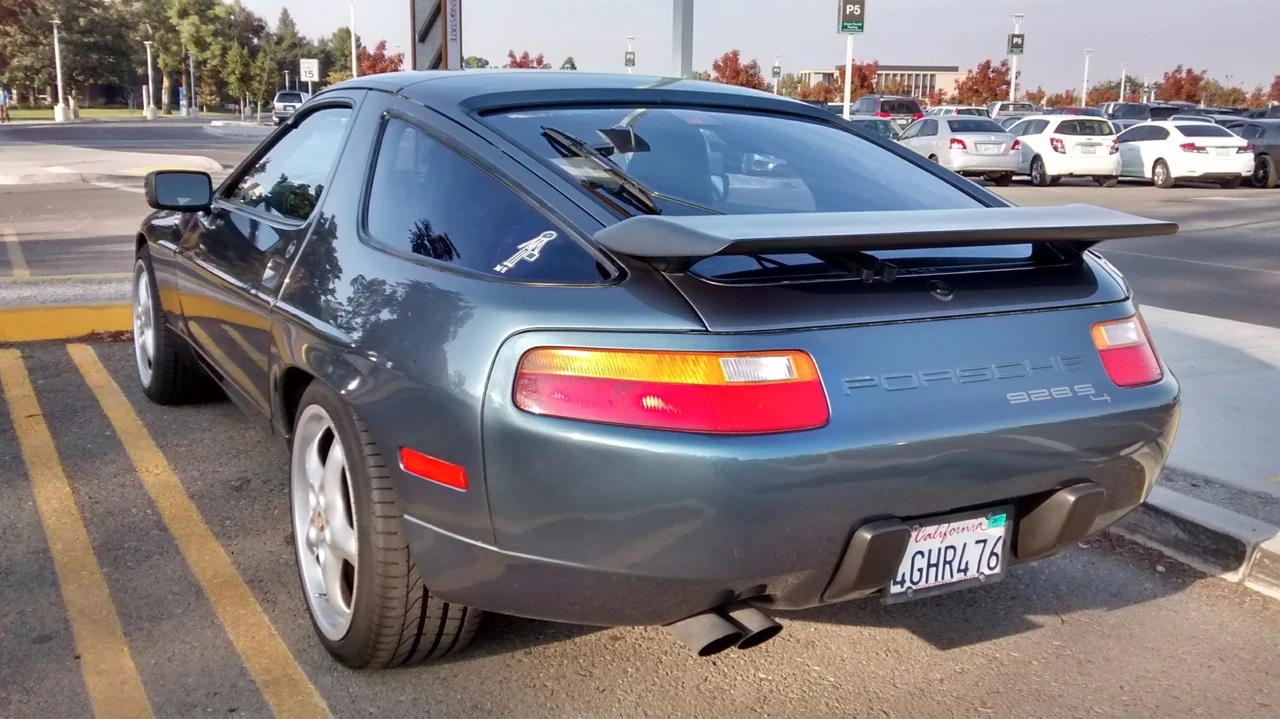 1988 Porsche 928 S4 - Image 14 of 31