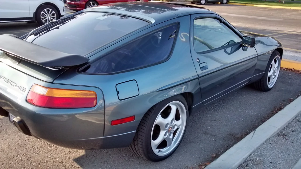 1988 Porsche 928 S4 - Image 12 of 31
