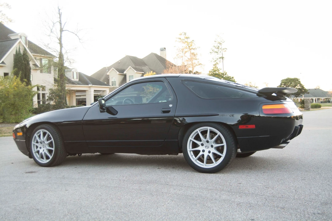 1988 Porsche 928 S4 - Image 6 of 31