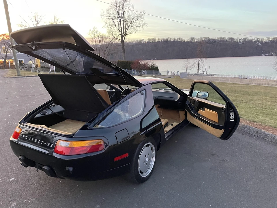 1988 Porsche 928 S4 - Image 13 of 31