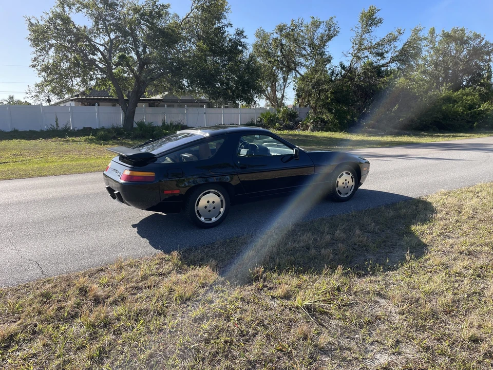 1988 Porsche 928 S4 - Image 10 of 31