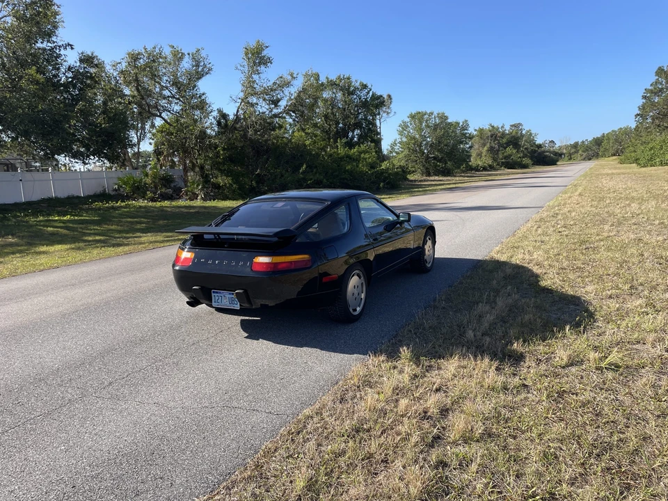 1988 Porsche 928 S4 - Image 9 of 31
