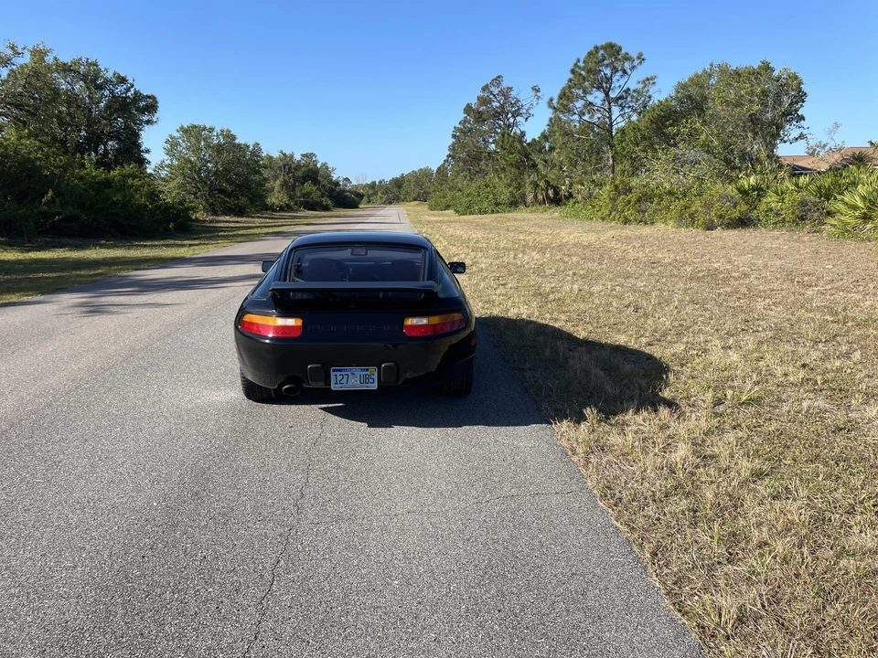 1988 Porsche 928 S4 - Image 8 of 31