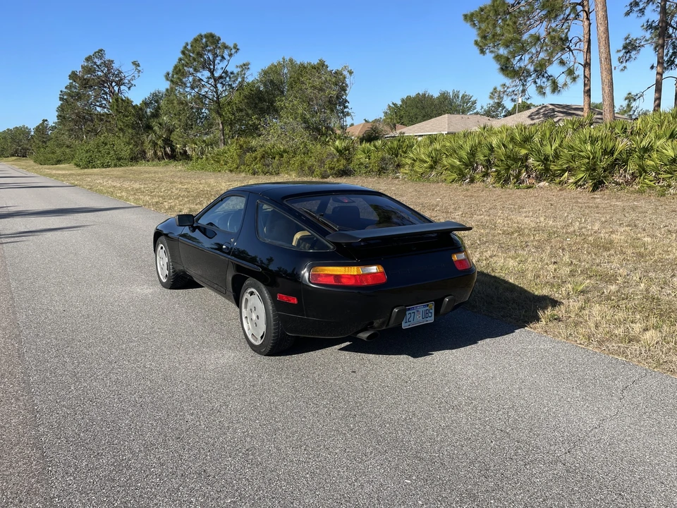1988 Porsche 928 S4 - Image 7 of 31