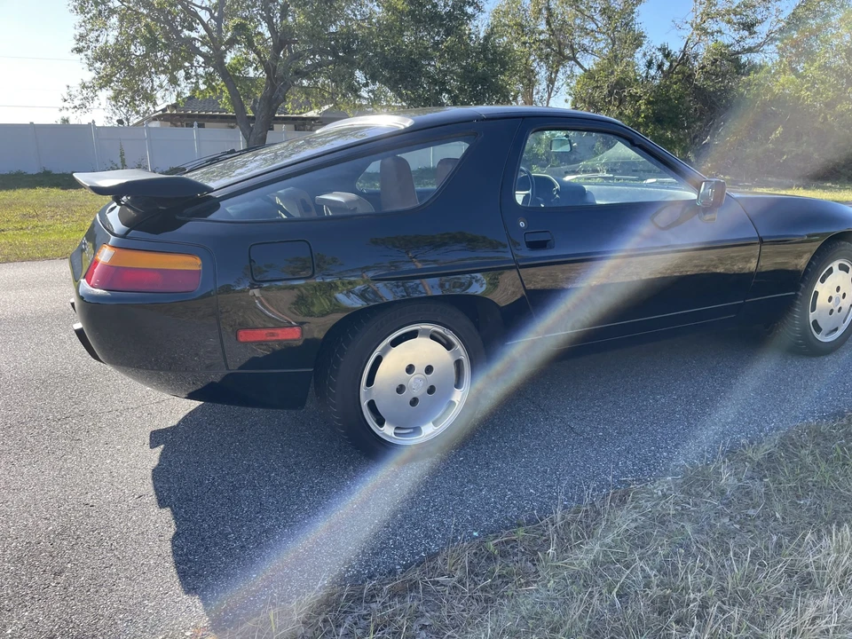 1988 Porsche 928 S4 - Image 11 of 31