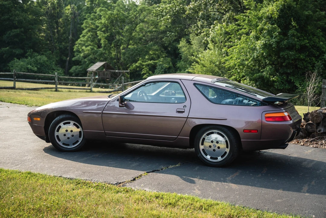 1988 Porsche 928 S4 - Image 13 of 31