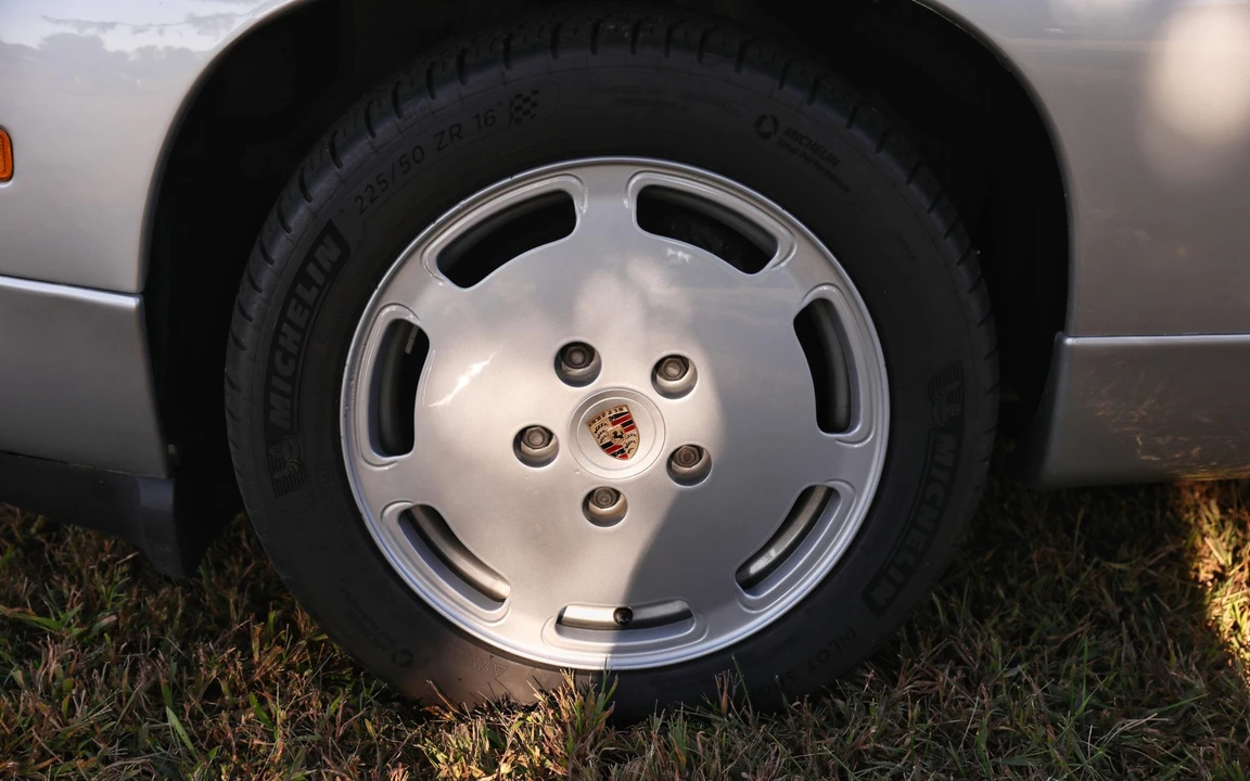 1988 Porsche 928 S4 - Image 19 of 31