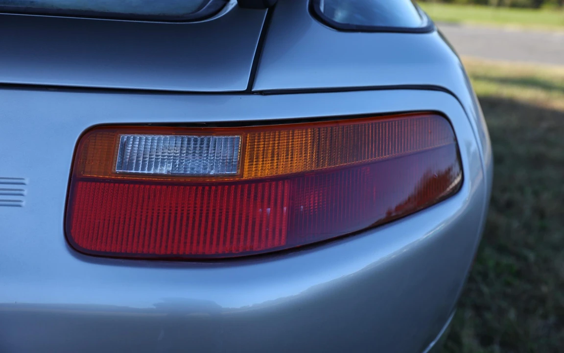 1988 Porsche 928 S4 - Image 11 of 31