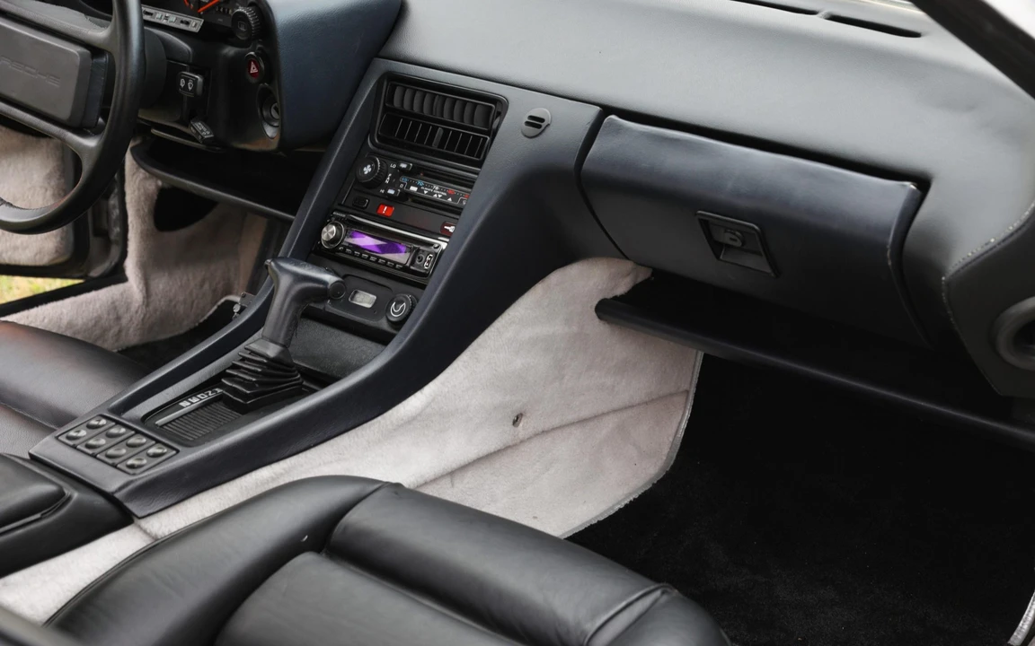 1988 Porsche 928 S4 - Image 26 of 31