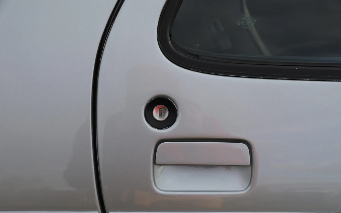1988 Porsche 928 S4 - Image 13 of 31