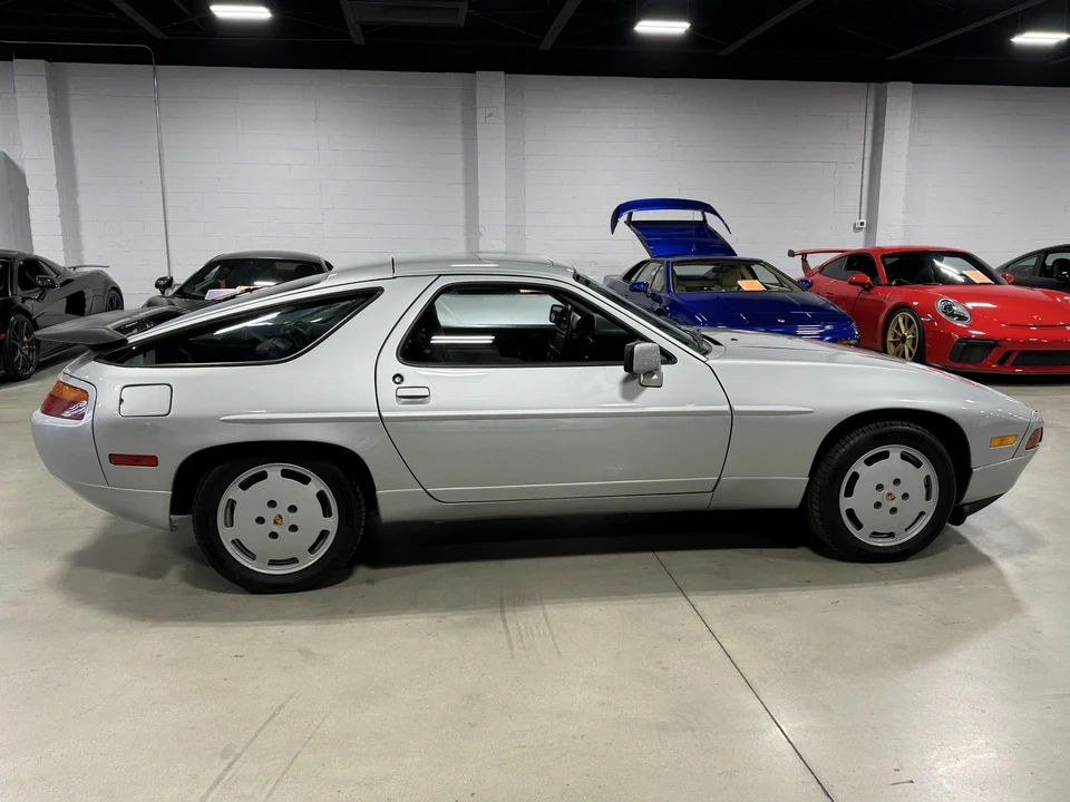 1988 Porsche 928 S4 - Image 11 of 31