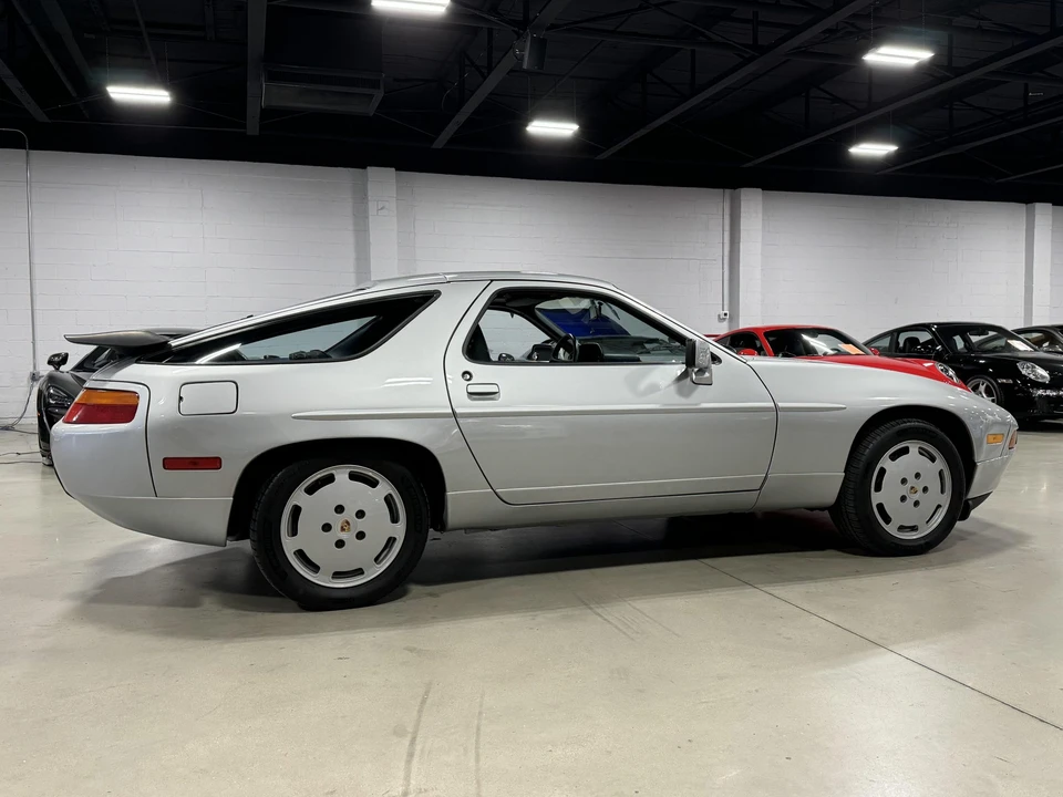 1988 Porsche 928 S4 - Image 12 of 31