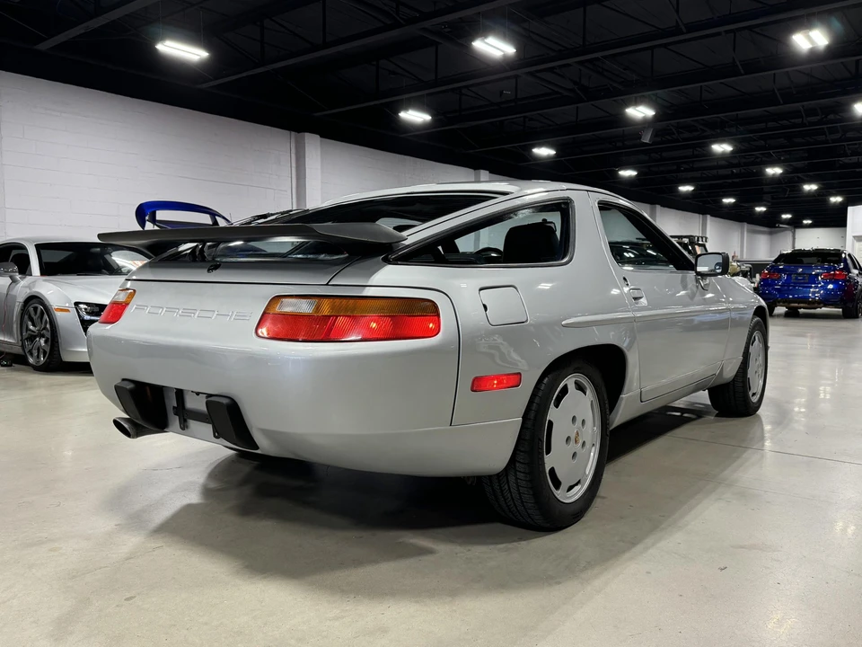 1988 Porsche 928 S4 - Image 13 of 31