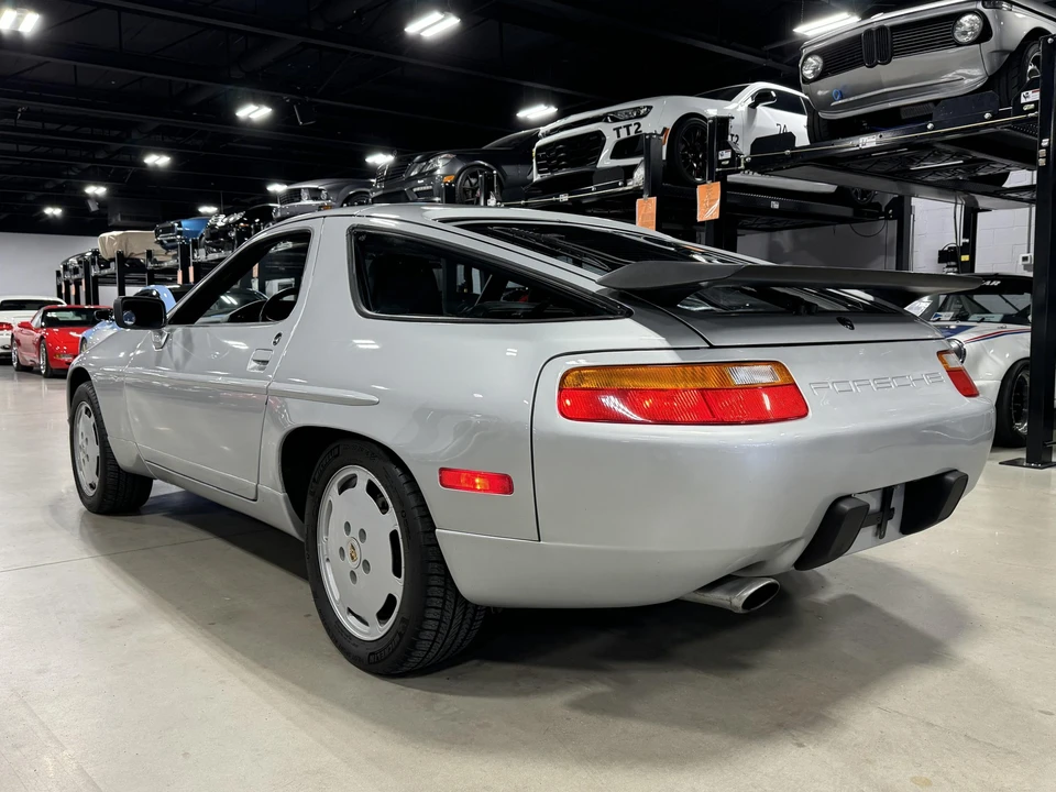 1988 Porsche 928 S4 - Image 17 of 31