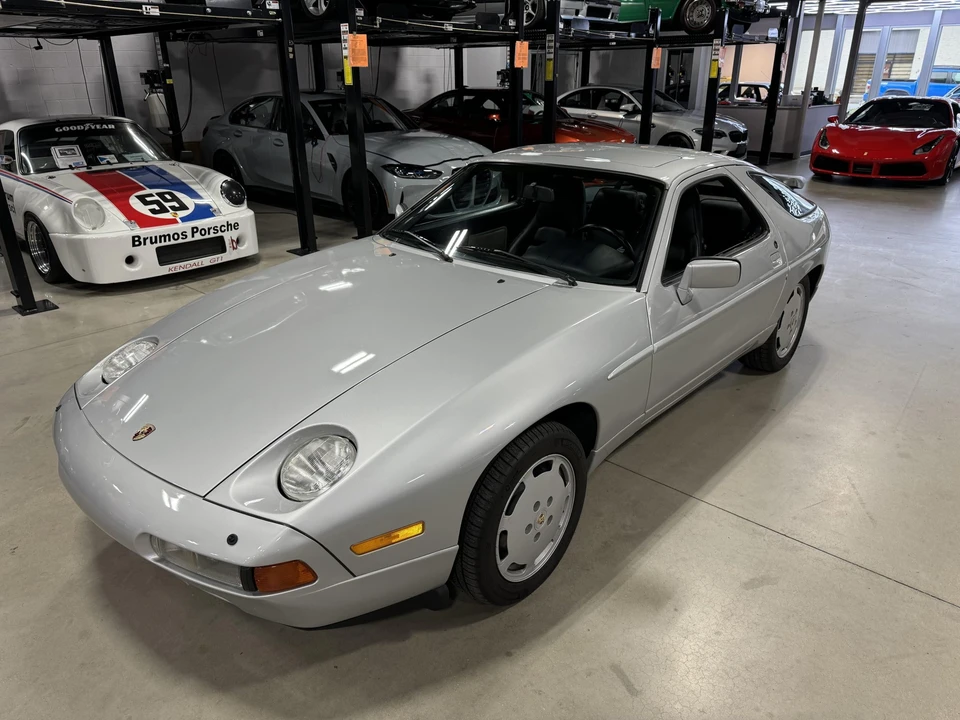 1988 Porsche 928 S4 - Image 2 of 31