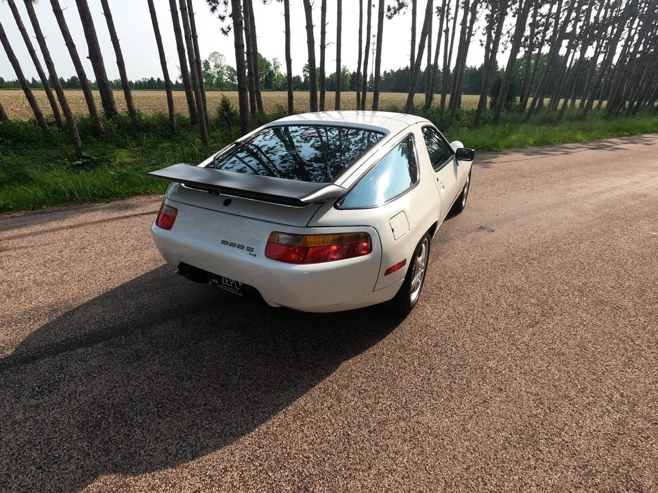 1988 Porsche 928 S4 - Image 28 of 31