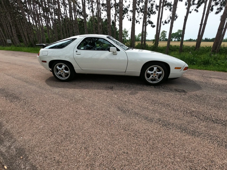 1988 Porsche 928 S4 - Image 24 of 31