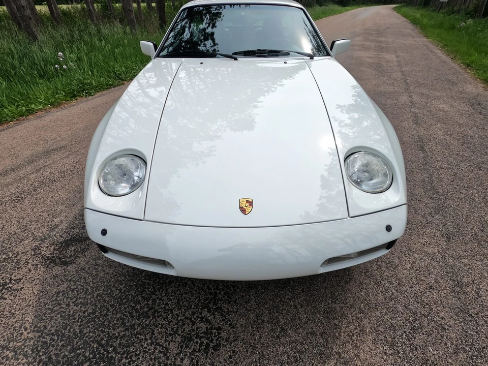 1988 Porsche 928 S4 - Image 8 of 31