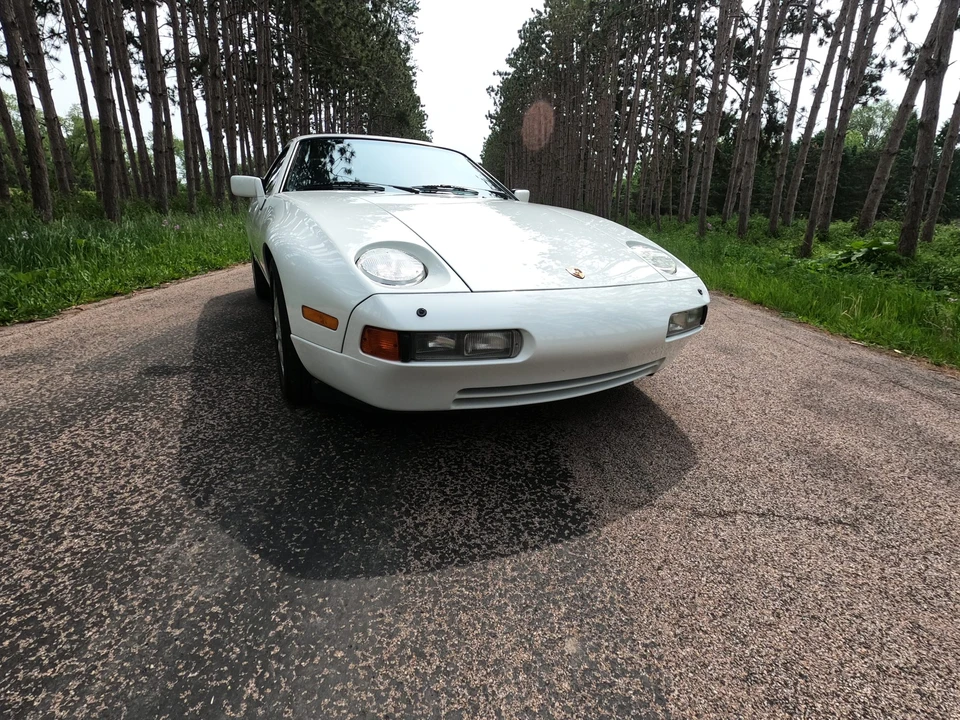 1988 Porsche 928 S4 - Image 14 of 31