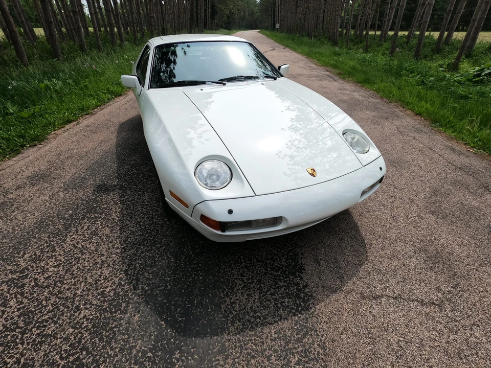 1988 Porsche 928 S4 - Image 12 of 31