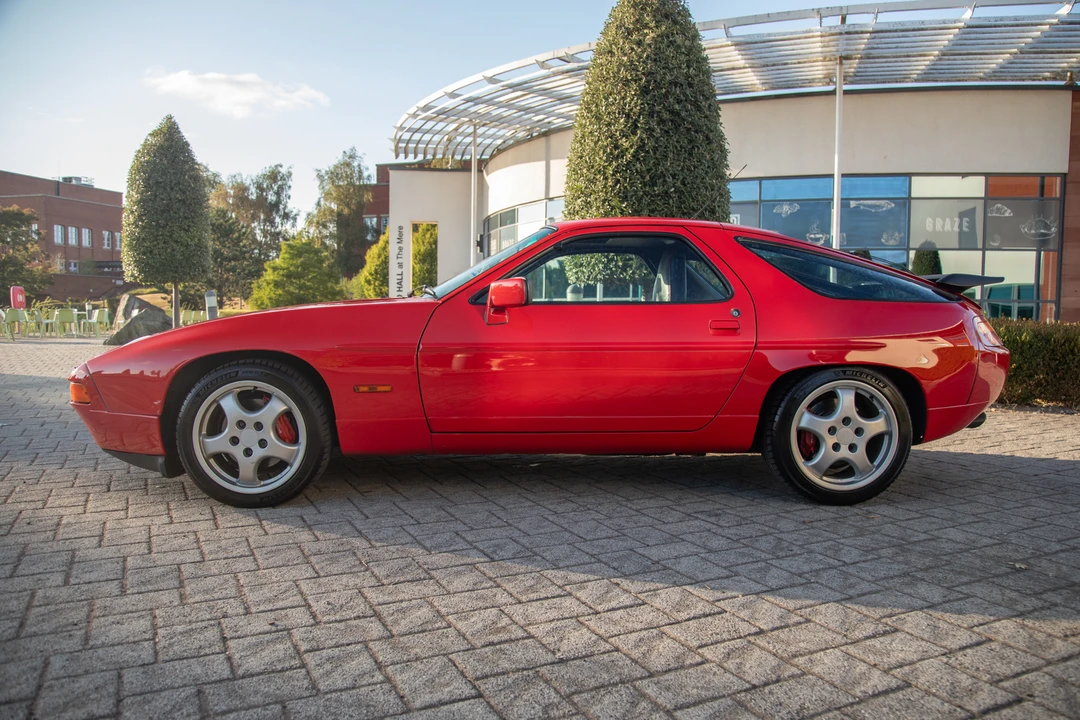 1988 Porsche 928 S4 - Image 8 of 31