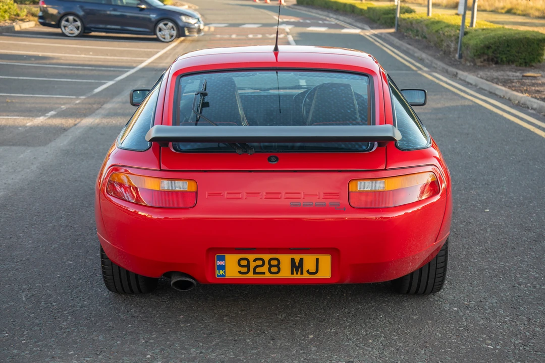 1988 Porsche 928 S4 - Image 6 of 31
