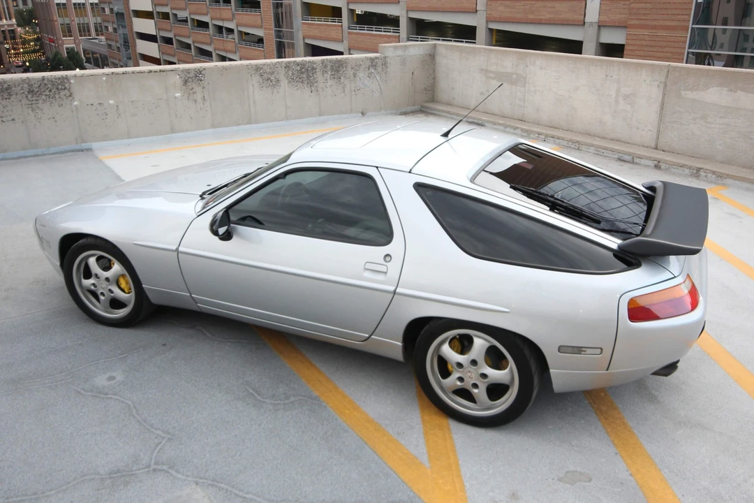 1988 Porsche 928 S4 - Image 6 of 31