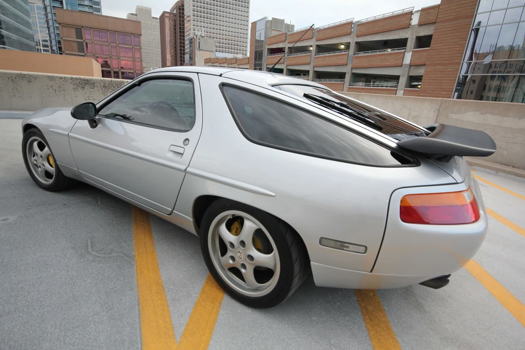 1988 Porsche 928 S4 - Image 9 of 31
