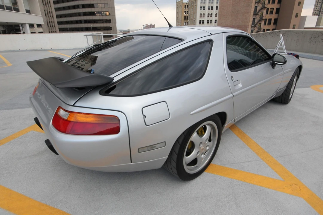 1988 Porsche 928 S4 - Image 13 of 31