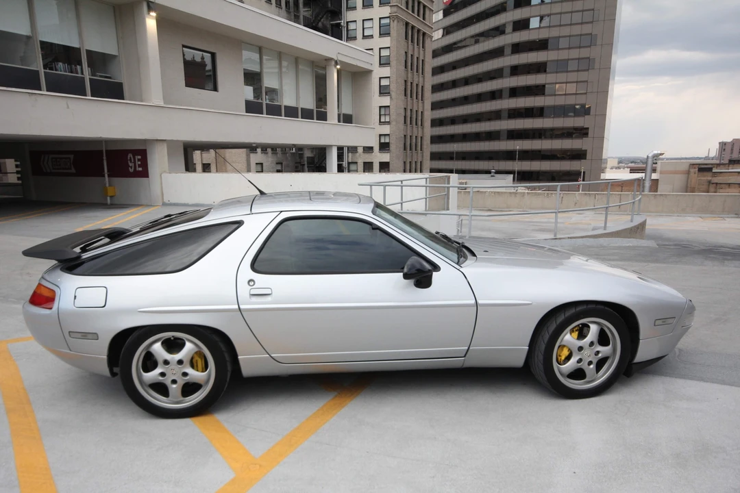 1988 Porsche 928 S4 - Image 14 of 31